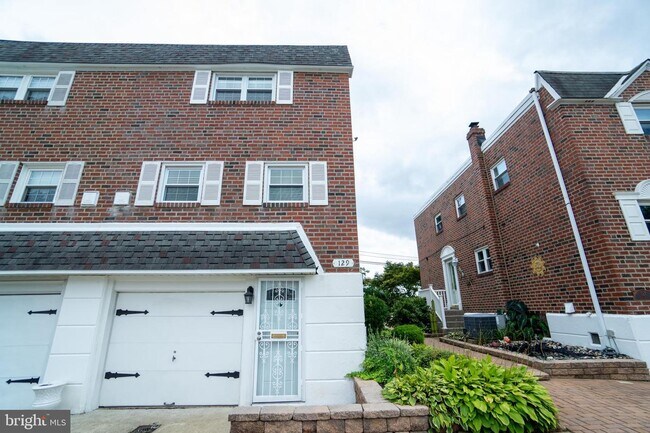 Primary Photo - 129 Ridgefield Rd