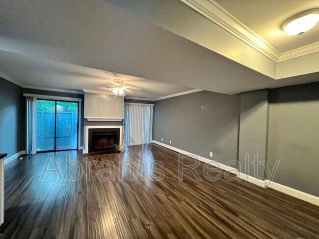 Building Photo - 1136 Glengarry Way