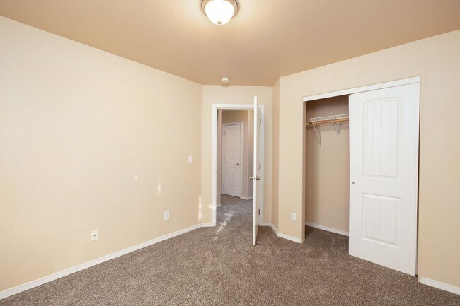 Building Photo - 326 S Thierman Rd