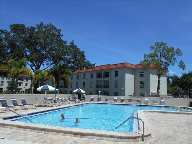 Building Photo - 2700 Bayshore Blvd