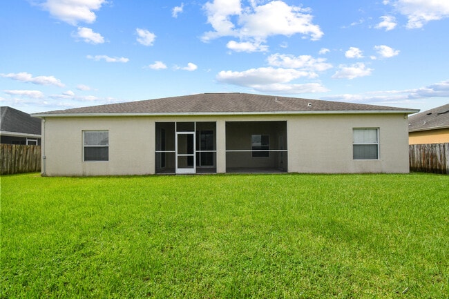 Building Photo - 6221 NW Hacienda Ln