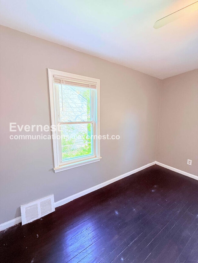 Building Photo - 8270 Trinity St