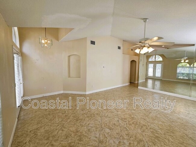 Building Photo - 19317 Seacove Dr