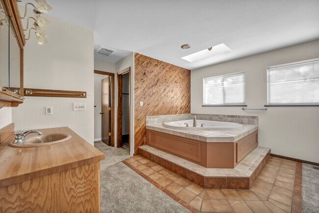 Building Photo - 30 El Caballo Trail