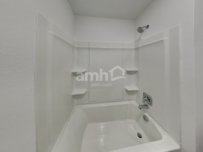 Building Photo - 9612 Harkes Dr