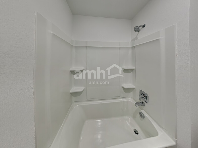 Building Photo - 9636 Harkes Dr