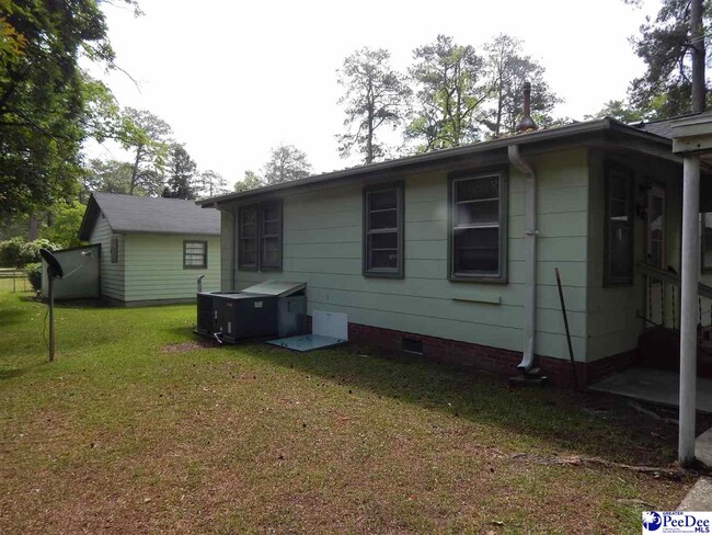 Building Photo - 1625 Pineland Ave