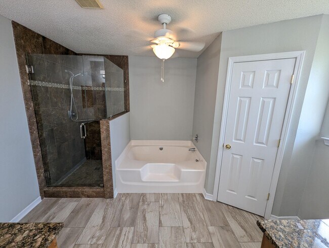 Building Photo - 9939 Parker Lake Cir