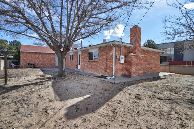 Building Photo - 1001 Alcazar St NE