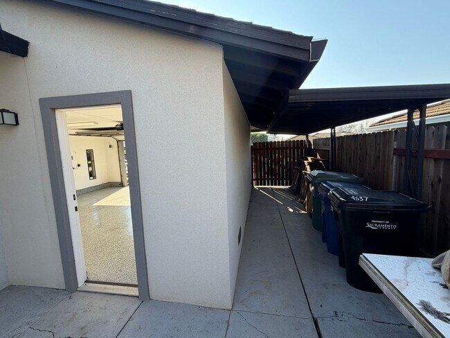 Building Photo - 3 Bedroom | 2 Bathroom | Single-Family Home in Arden-Arcade