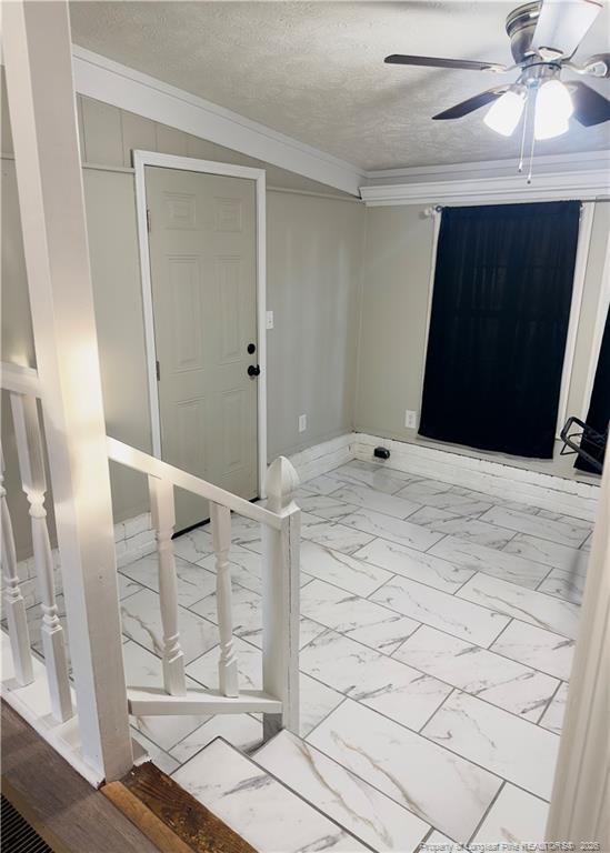 Building Photo - 551 Farmview Dr