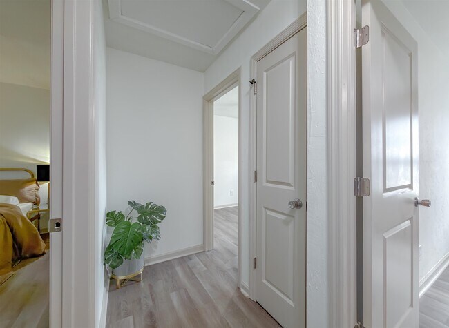 Building Photo - 2059 Little River Ln