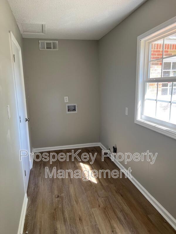Building Photo - 3407 Flintstone Ct
