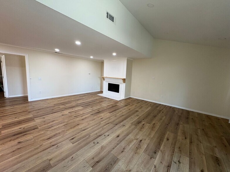 Building Photo - 14440 Harvey Ln