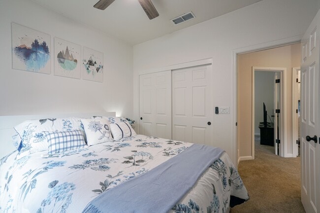 Building Photo - 5884 Cedarwood Cmn