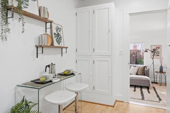 Building Photo - 1021 Leona Ct