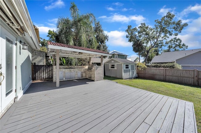 Building Photo - 314 W Frances Ave