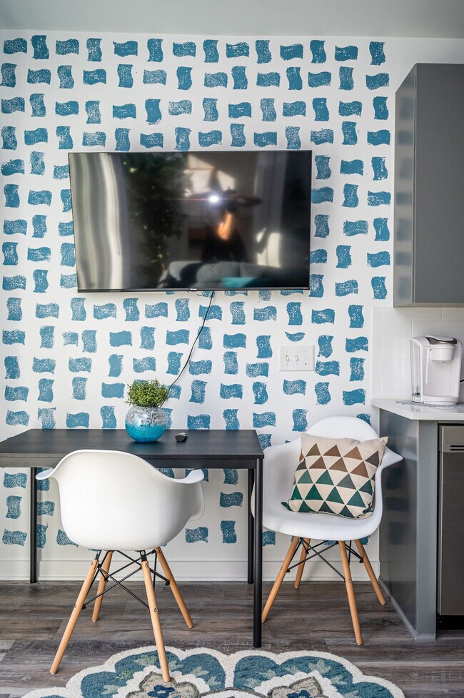 Building Photo - 542 Boulevard NE