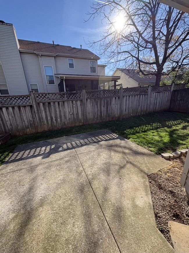 Building Photo - 821 Palomino Ln