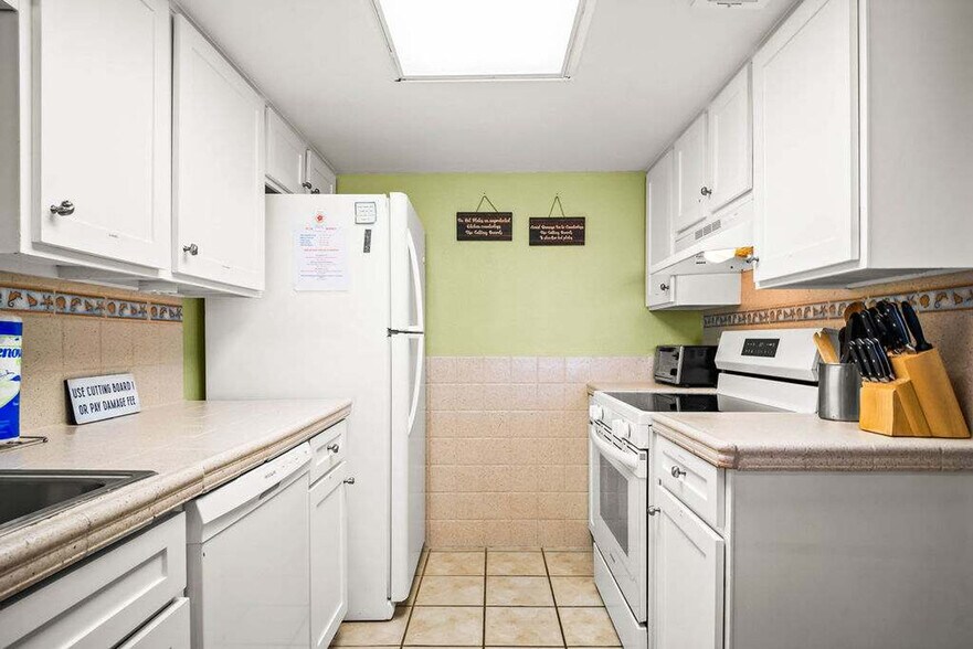 Building Photo - 1412 Eleventh Street-SI FL2-ID1023183P