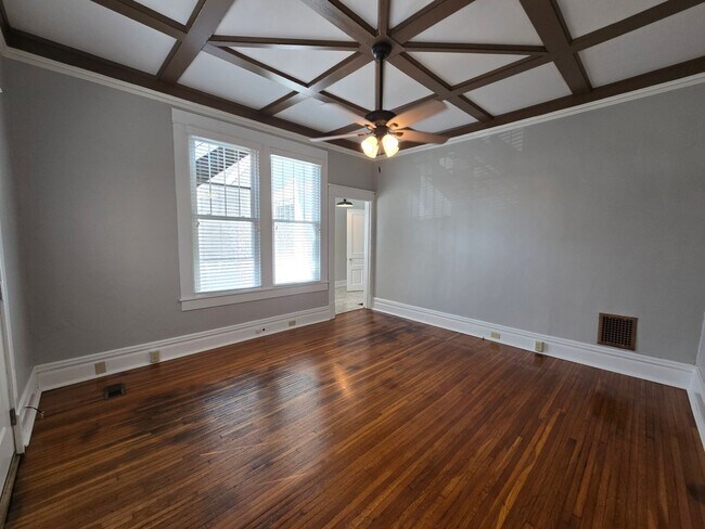 Building Photo - 1 Bedroom Northshore Apartment