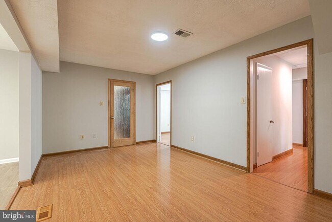 Building Photo - 13145 Madonna Ln