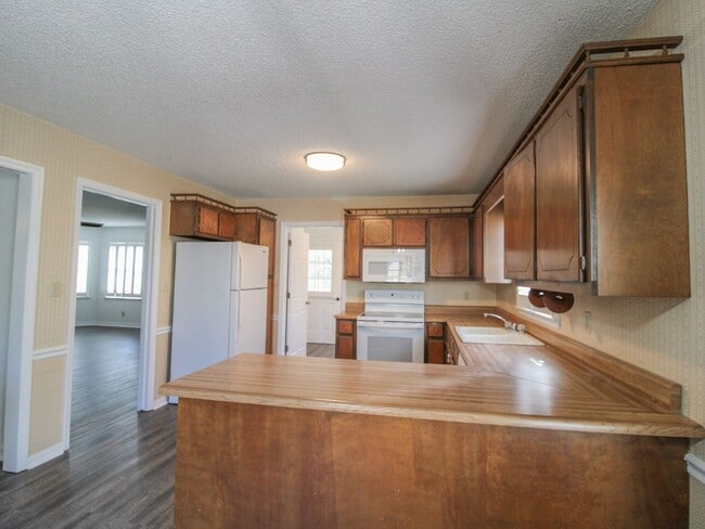 Building Photo - Nice Home in Rogersville!