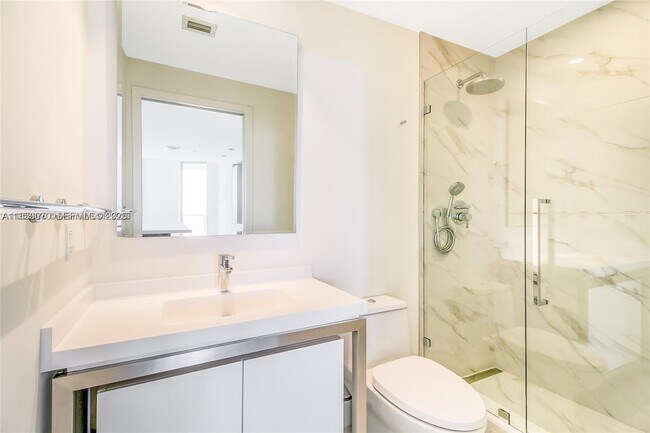 Building Photo - 2000 Metropica Wy