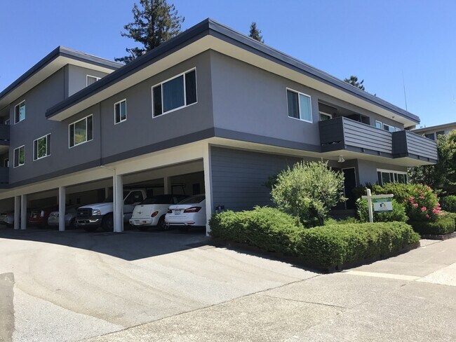 Building Photo - Stunning Remodeled 2BR/2BATHROOM Flat! Fir...