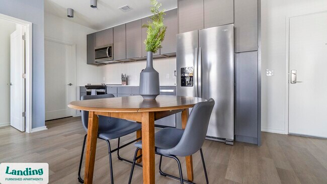 Building Photo - 815 Madison St