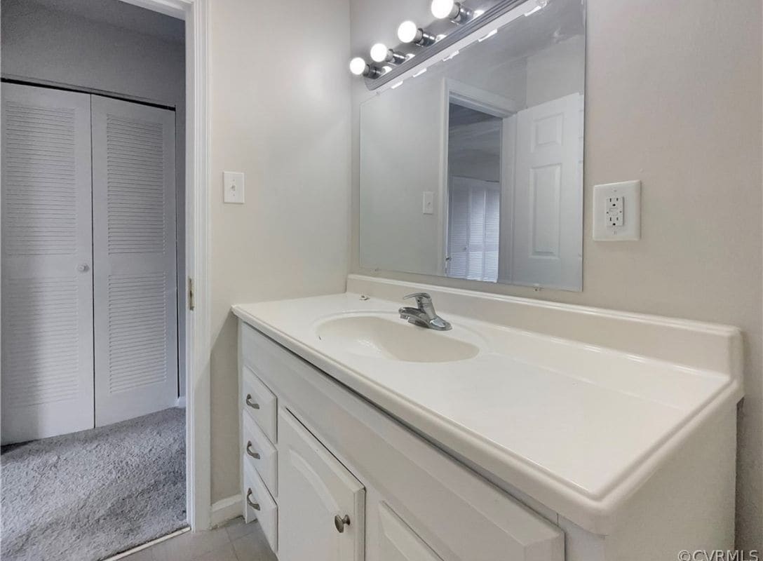 Building Photo - 3238 Hunters Mill Ct