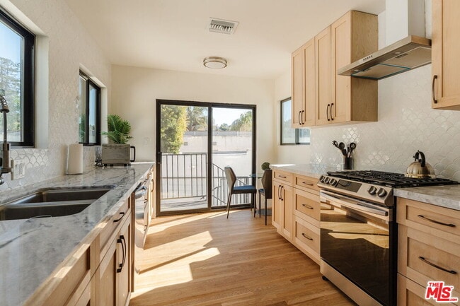 Building Photo - 2062 High Tower Dr