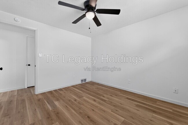 Building Photo - 729 Ridgeway Ave