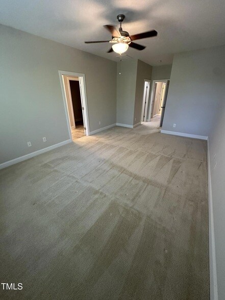 Building Photo - 4222 Vallonia Dr