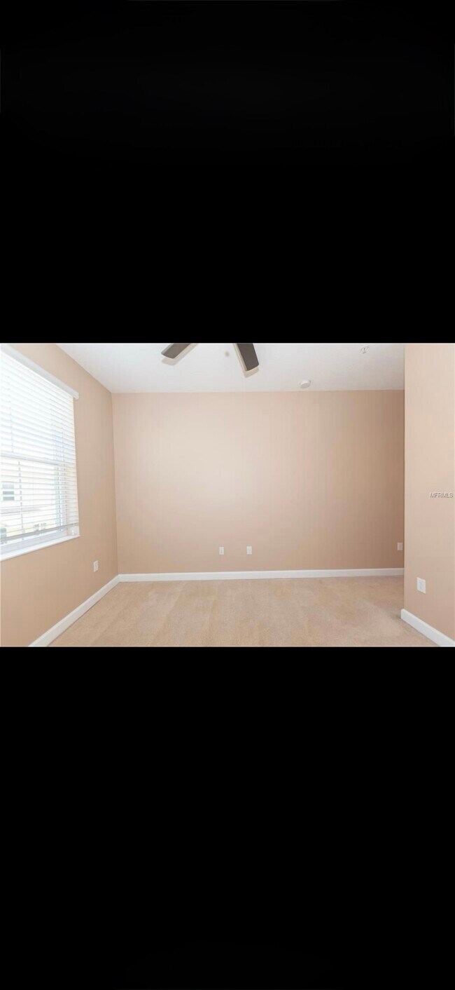 Building Photo - 649 Hangnest Ln