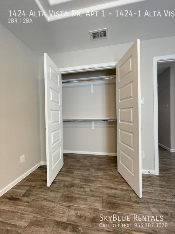 Building Photo - 1424 Alta Vista Dr