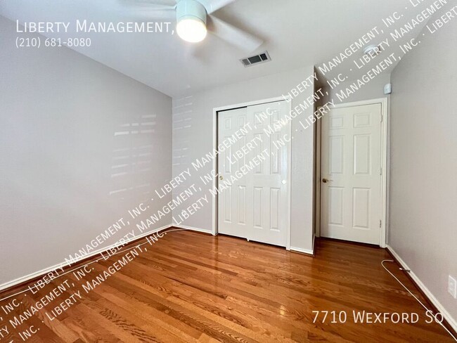 Building Photo - 3 Bedroom, 2 Bath Townhome near Medical Ce...