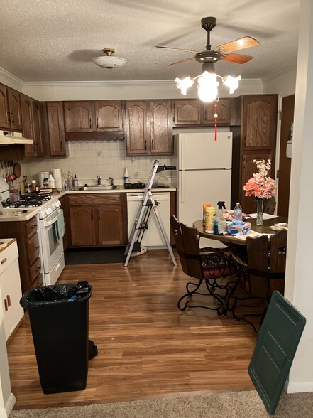 Building Photo - 377 Huse Rd