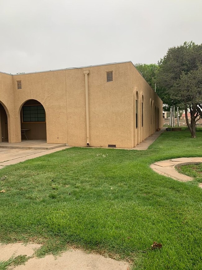 Building Photo - 1032 Mockingbird Ln