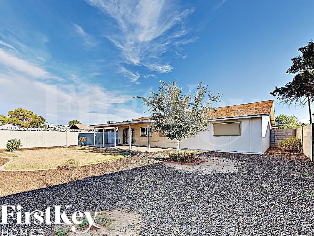 Building Photo - 5314 W Altadena Ave