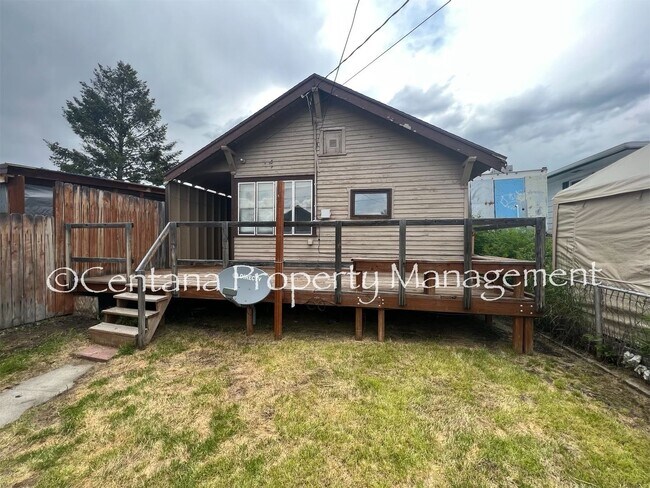 Building Photo - 1528 A St
