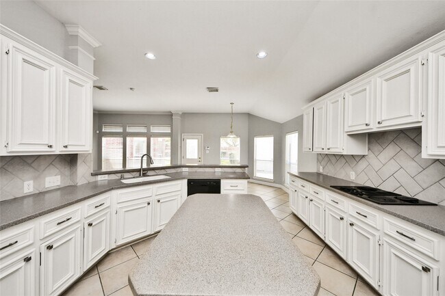 Building Photo - 2622 Stonebury Ln