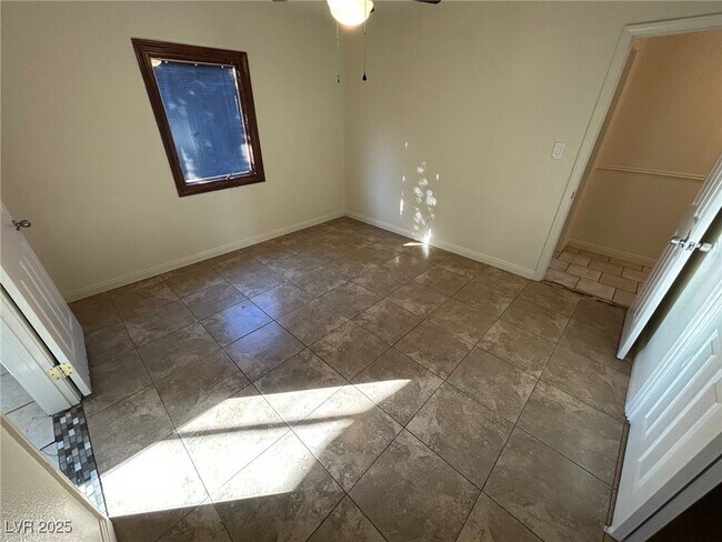 Building Photo - 113 Cedar St