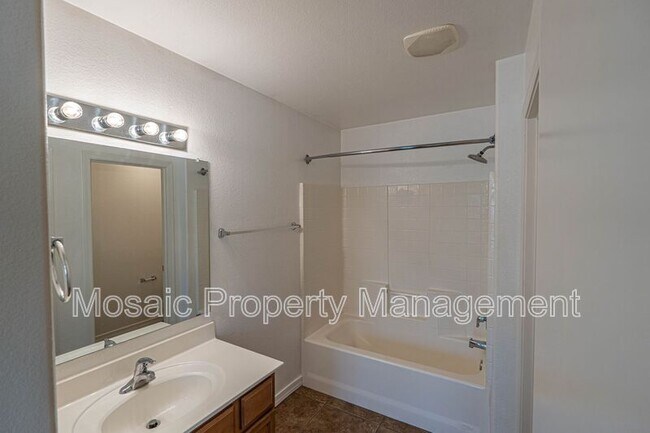 Building Photo - 2035 W Gold Dust Ave