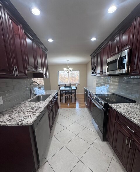 Building Photo - 1503 Eagles Ridge Rd