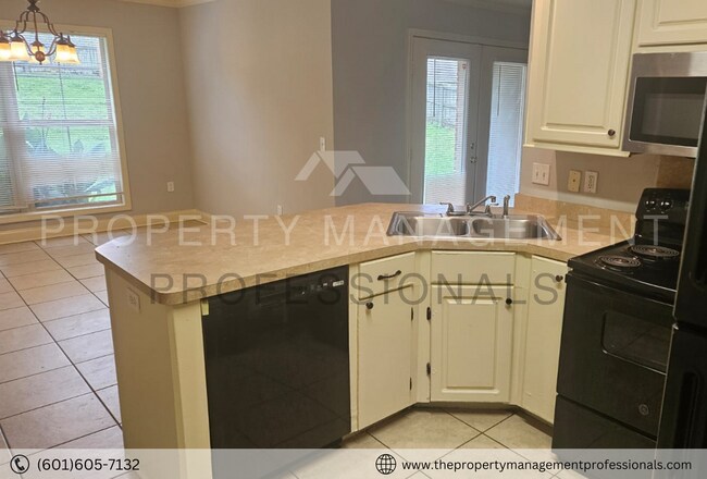 Building Photo - 121 Cherry Laurel Cir