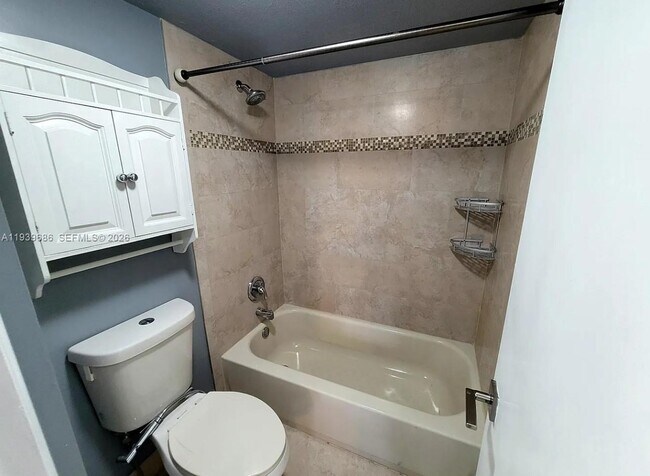 Building Photo - 10425 SW 112th Ave