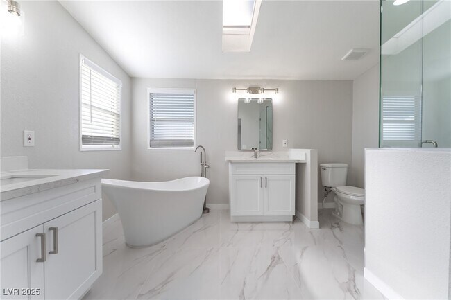 Building Photo - 6155 E Carey Ave