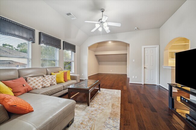 Building Photo - 18063 Crescent Royale Way