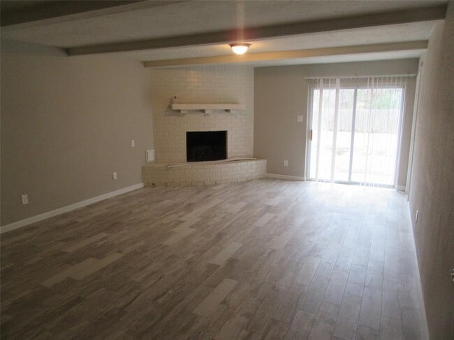 Building Photo - 25822 Glen Loch Dr